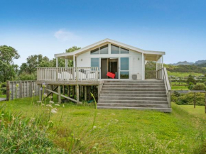 Ocean Beach Beauty - Tairua Holiday Home